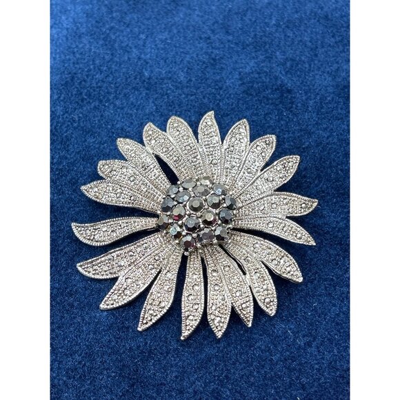 Vintage Silver-Tone Rhinestone Daisy Brooch Pin - Picture 1 of 4